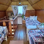 U Tri Borovic Tatil parkı *